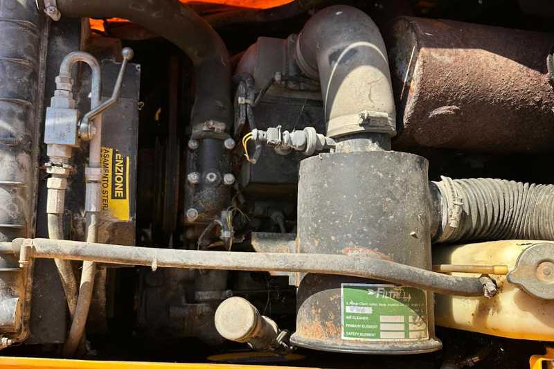 OmecoHub - Immagine JCB 2DX